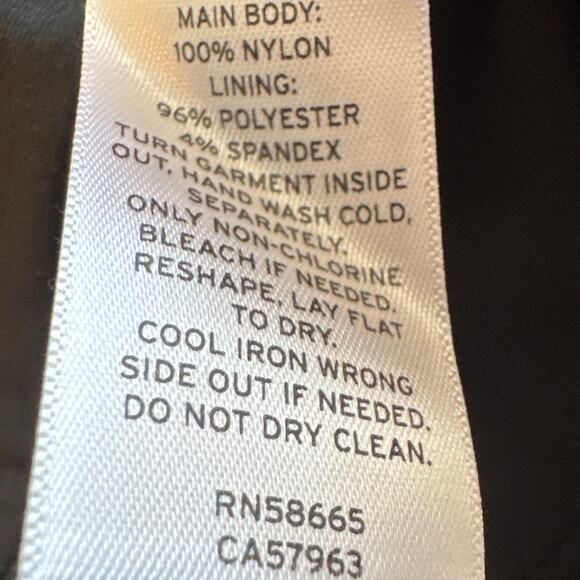 Chelsea 28 Sequined  Column Gown Black  M NWOT New Years Giftable Sophisticated - Picture 8 of 8